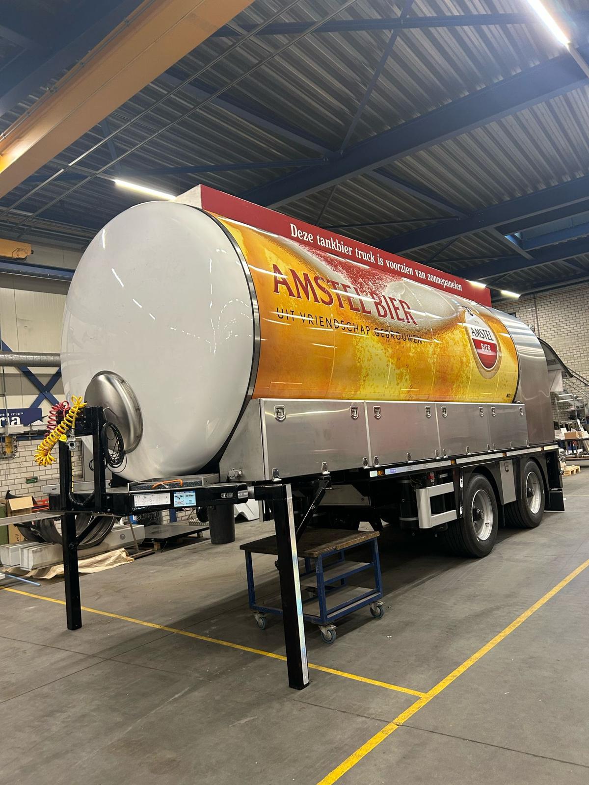 150HL, Two Compartments (70/80HL) Amstel Tank Beer Truck