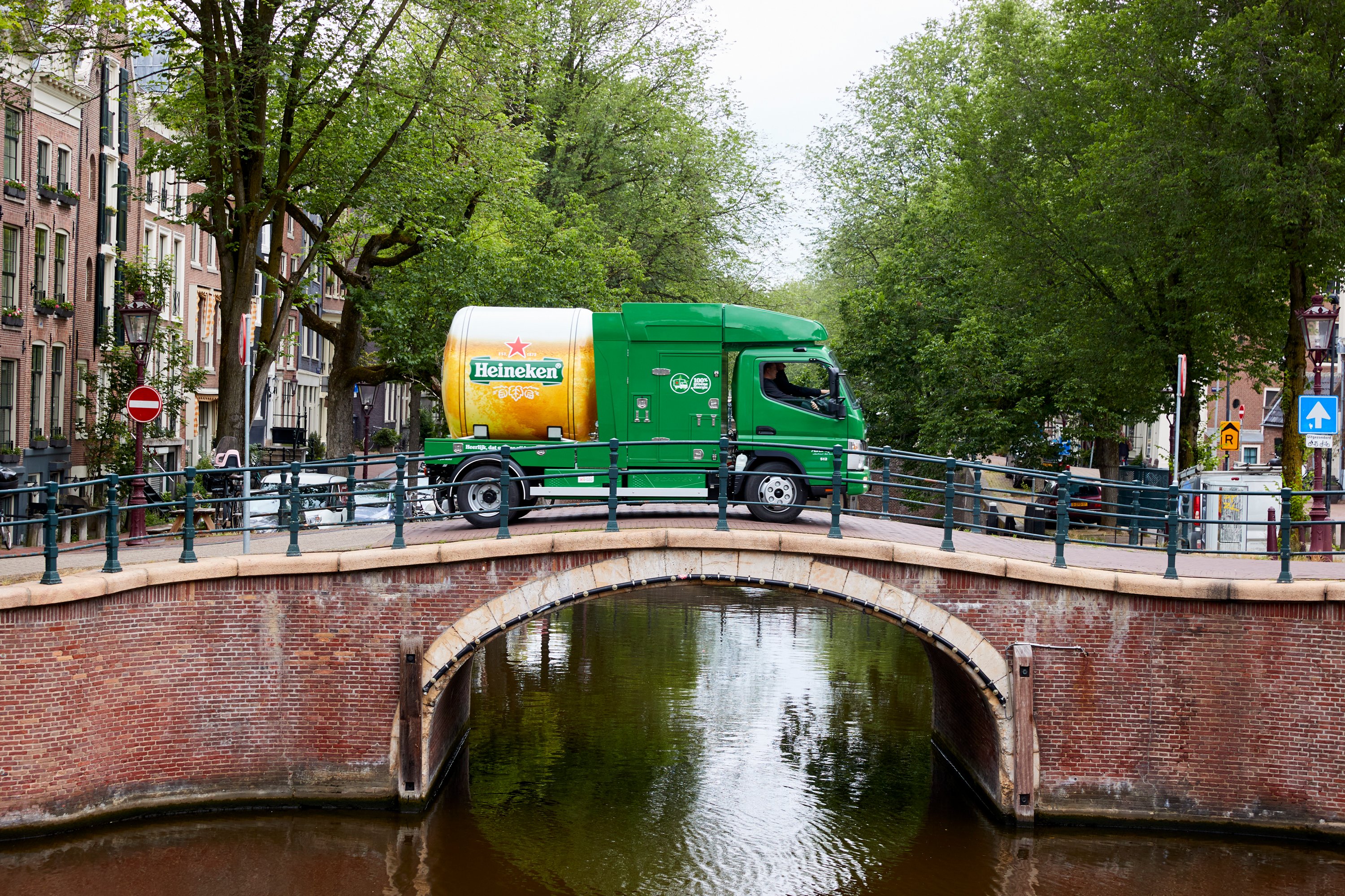 heineken-elektrischetankbiertruck 01